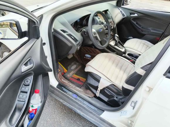 [济南·鲁A] 二手福特福克斯2012款 三厢 1.6L 自动风尚型