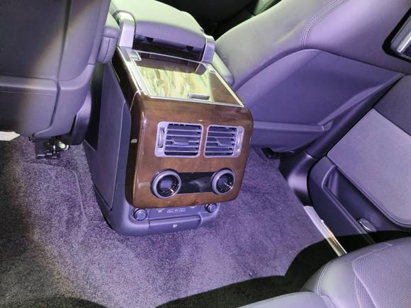 [深圳·粤B] 二手路虎揽胜2021款 3.0 L6 传世加长经典版