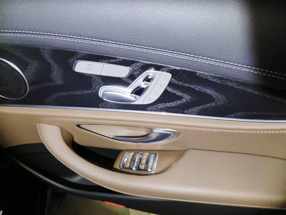 [南京·苏L] 二手奔驰奔驰E级2019款 E 300 L 运动时尚型