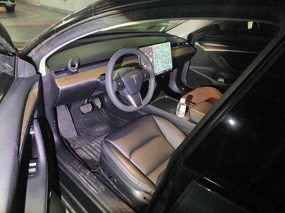 [上海·沪A] 二手特斯拉Model 32021款 标准续航后驱升级版