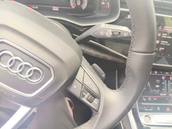 [义乌·浙G] 二手奥迪奥迪Q82022款 55 TFSI 豪华动感型