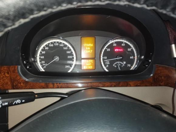 [西安·陕U] 二手奔驰唯雅诺2011款 2.5L 尊贵版