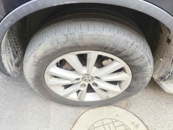 [上海·沪E] 二手大众途锐2011款 3.0TSI 高配型