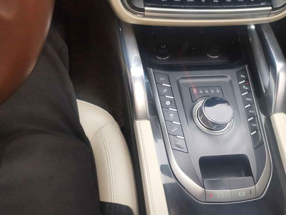 [武汉·鄂A] 二手众泰众泰T7002017款 1.8T 双离合旗舰型