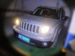 [成都·川A] Jeep自由客2011款 2.4 运动版