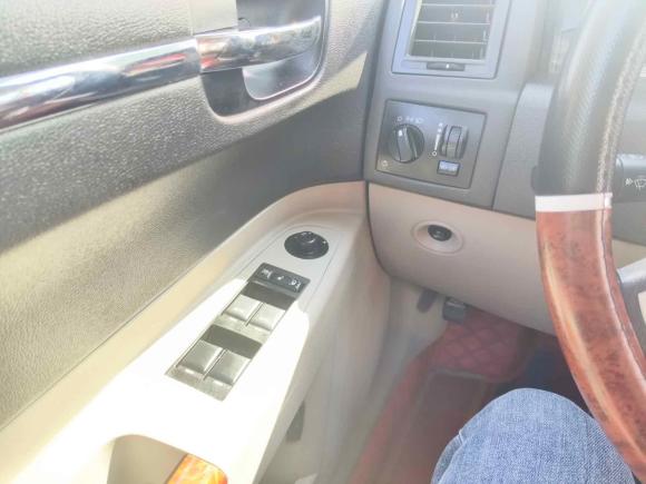 [苏州·苏E] 二手克莱斯勒克莱斯勒300C2006款 3.5L 豪华领航版