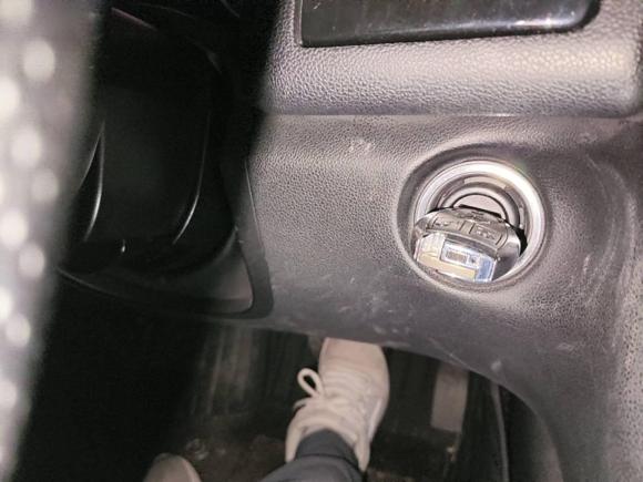 [广州·粤A] 二手奔驰奔驰R级2017款 R 320 4MATIC 豪华型臻藏版