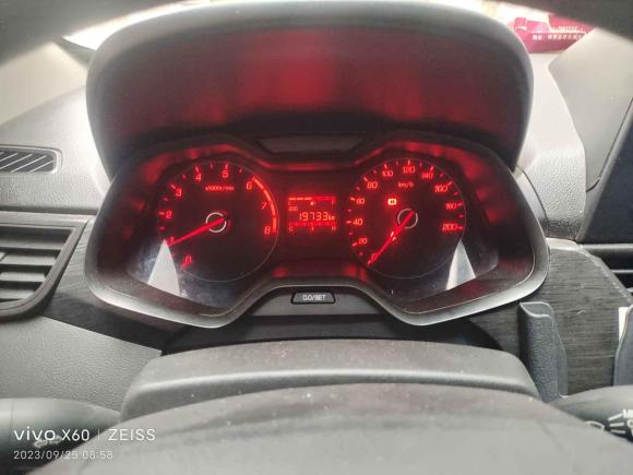 [武汉·鄂A] 二手宝骏宝骏3102016款 1.2L 手动超值型