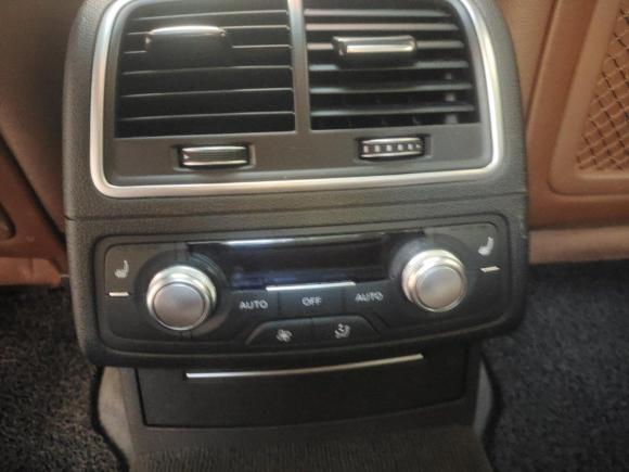 [上海·沪N] 二手奥迪奥迪A6L2018款 30周年年型 30 FSI 风尚型