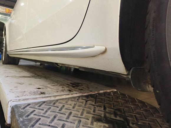 [武汉·鄂H] 二手奥迪奥迪A4L2016款 35 TFSI 典藏版 自动标准型