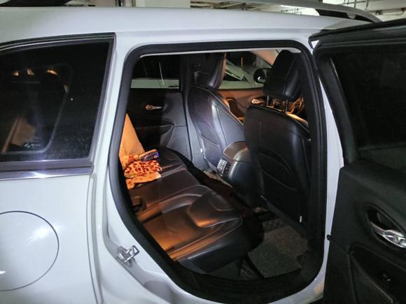 [青岛·鲁B] 二手Jeep自由光2016款 2.4L 专业智能版