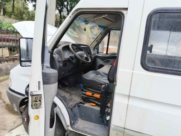 [无锡·苏B] 二手依维柯依维柯褒迪2012款 2.5T-A32 基本型