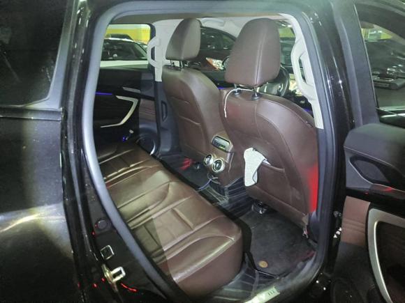 [上海·湘K] 二手魏牌魏牌 VV72017款 2.0T 旗舰型