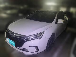 比亚迪秦新能源2015款 1.5T 双冠旗舰Plus版