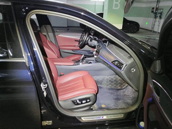 [苏州·苏U] 二手宝马宝马5系2022款 改款 530Li 尊享型 M运动套装