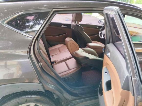 [佛山·粤Y] 二手现代途胜2015款 1.6T 双离合两驱智能型