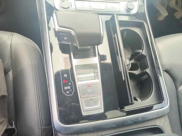 [义乌·浙G] 二手奥迪奥迪Q82022款 55 TFSI 豪华动感型