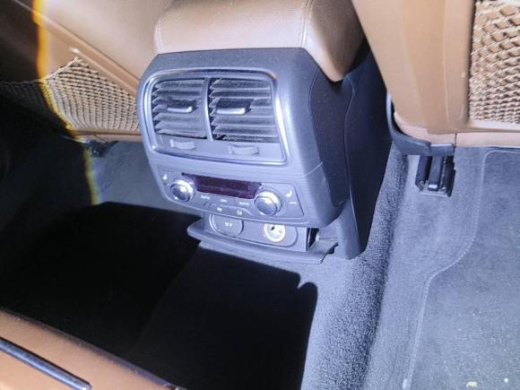 [上海·沪N] 二手奥迪奥迪A6L2012款 30 FSI 舒适型