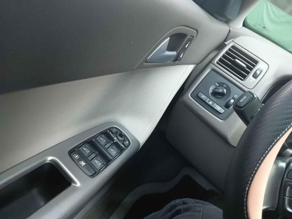 [上海·皖S] 二手沃尔沃沃尔沃S402010款 2.0L 自动智雅版