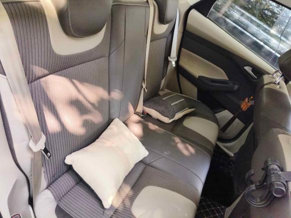 [西安·陕U] 二手福特福克斯2012款 三厢 1.6L 自动风尚型