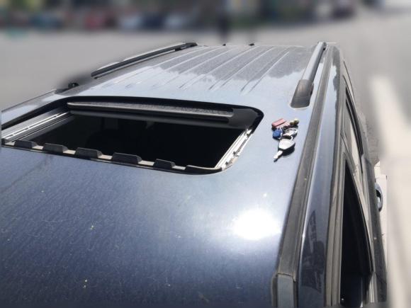 [无锡·苏B] 二手Jeep自由客2012款 2.4 运动版