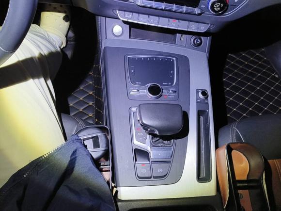 [湖州·浙E] 二手奥迪奥迪Q5L2020款 40 TFSI 荣享时尚型