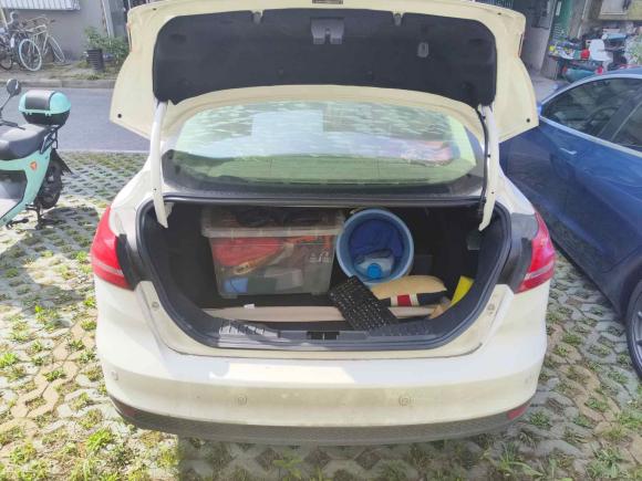 [上海·皖L] 二手福特福克斯2017款 三厢 1.6L 自动风尚型智行版