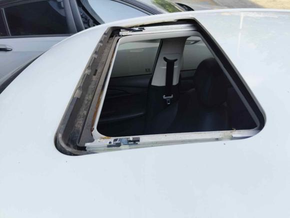 [济南·鲁A] 二手荣威荣威i52020款 1.5L 自动4G互联领豪旗舰版