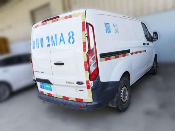 [青岛·鲁B] 二手福特全顺2017款 2.0T柴油厢式运输车短轴低顶国V