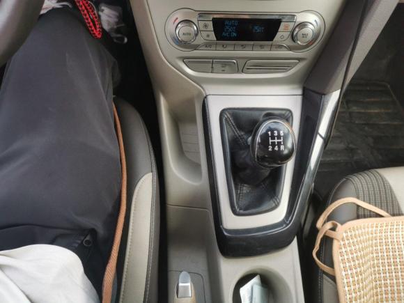 [上海·鄂Q] 二手福特福克斯2012款 两厢 1.6L 手动风尚型