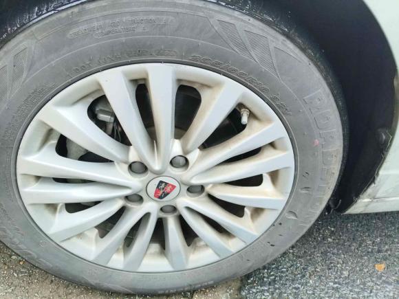 [深圳·粤B] 二手荣威荣威Ei52018款 互联网豪华版