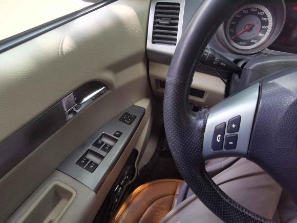 [杭州·浙A] 二手陆风陆风X82009款 2.5T 柴油4X4超豪华型