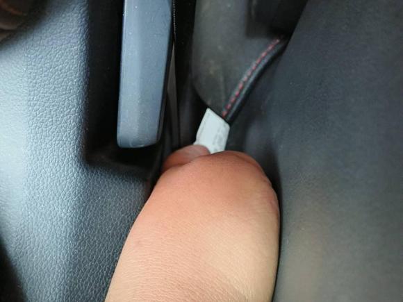 [无锡·苏B] 二手一汽森雅R72017款 1.6L 自动智能型