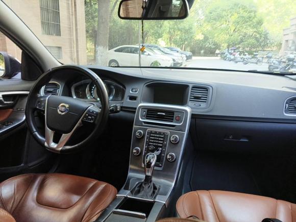 [上海·沪E] 二手沃尔沃沃尔沃V602014款 T5 智雅版