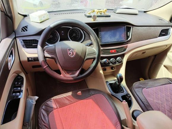 [上海·豫Q] 二手宝骏宝骏7302016款 改款 1.5L 手动标准型 7座 国V