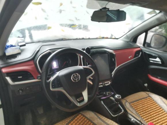 [广州·桂M] 二手中华中华V32017款 1.5L 手动智能型