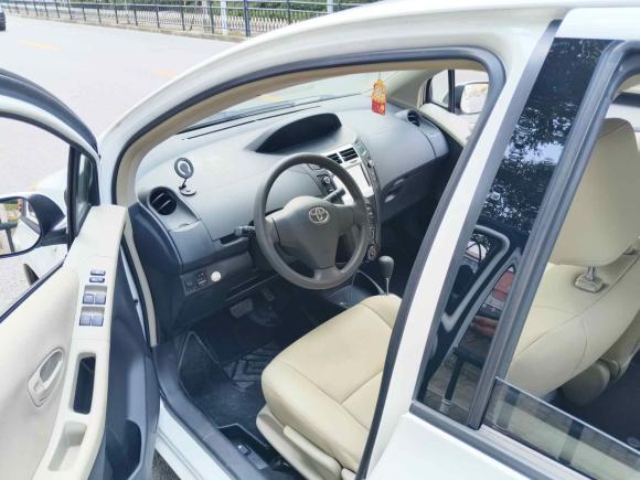 [上海·沪D] 二手丰田雅力士2011款 1.6E 自动魅动版