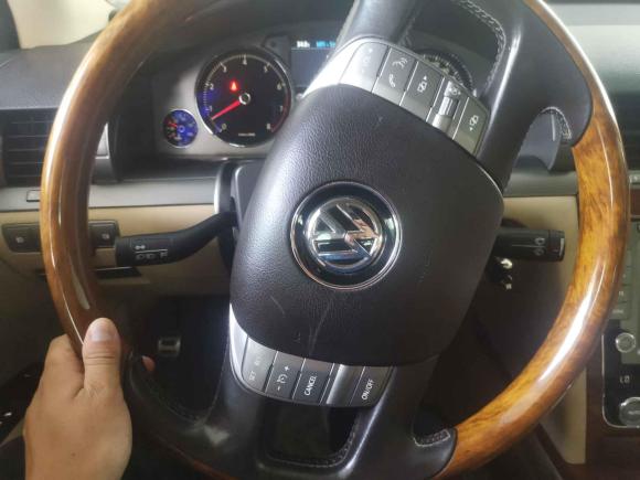 [武汉·鄂A] 二手大众辉腾2011款 3.6L V6 5座加长商务版