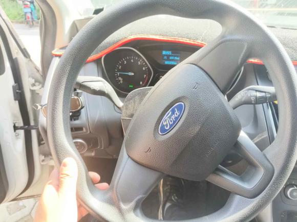 [上海·皖A] 二手福特福克斯2018款 两厢经典 1.6L 自动舒适型智行版