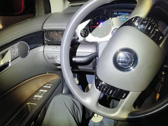 [苏州·苏E] 二手大众辉腾2014款 3.0L 商务型