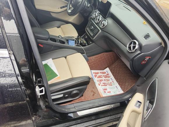 [嘉兴·沪C] 二手奔驰奔驰GLA2017款 GLA 200 时尚型