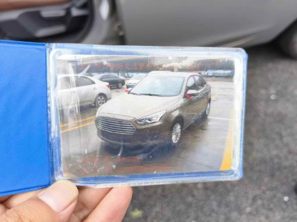 [无锡·苏B] 二手福特福睿斯2015款 1.5L 手动舒适型