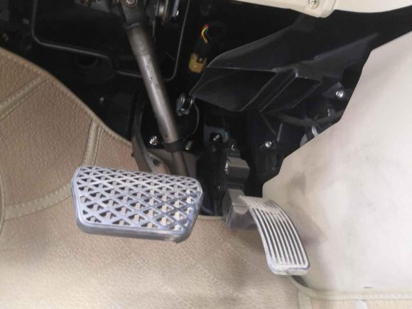 [西安·陕A] 二手奇瑞艾瑞泽72013款 1.6L CVT致领版