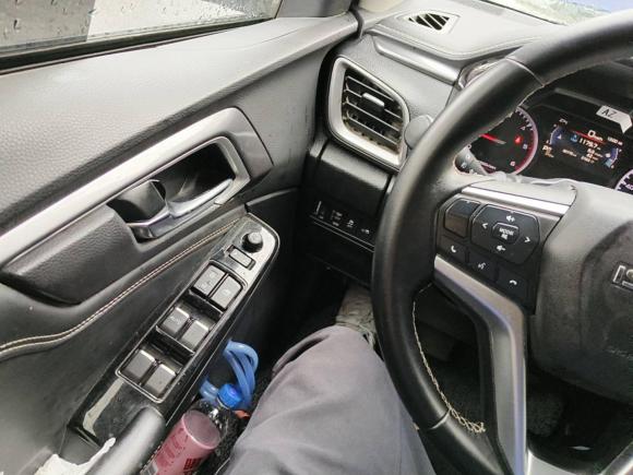 [金华·浙G] 二手五十铃D-MAX2021款 1.9T自动四驱柴油Global悍动型RZ4E