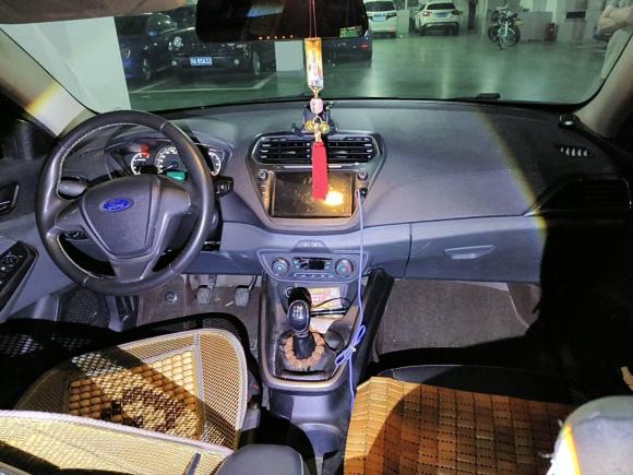 [成都·川A] 二手福特福睿斯2015款 1.5L 手动时尚型