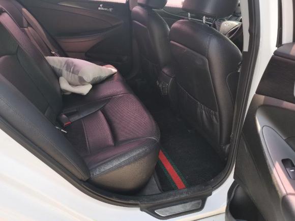 [嘉兴·浙C] 二手现代索纳塔2013款 2.0L 自动尊贵版