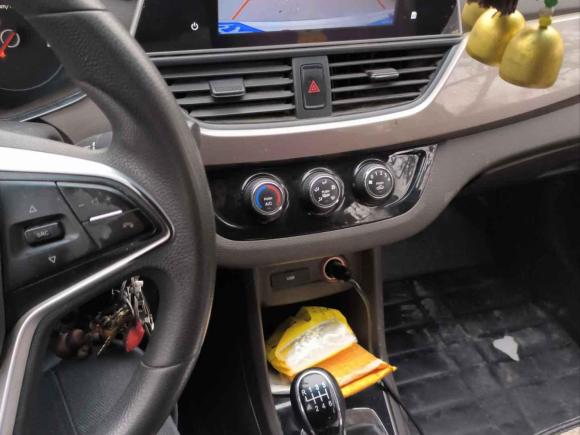 [西安·陕A] 二手宝骏宝骏310W2017款 1.5L 手动时尚型 国V