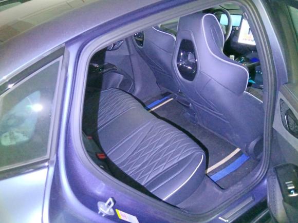 [深圳·粤B] 二手比亚迪海豹2022款 550km 标准续航后驱版精英型