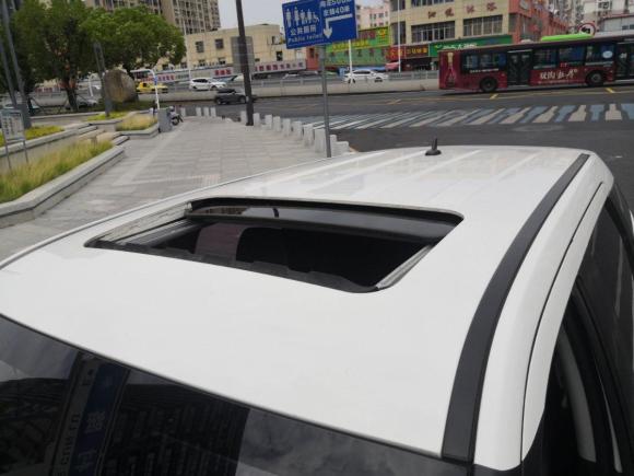 [南京·苏A] 二手中华中华V32016款 1.5T 自动旗舰型