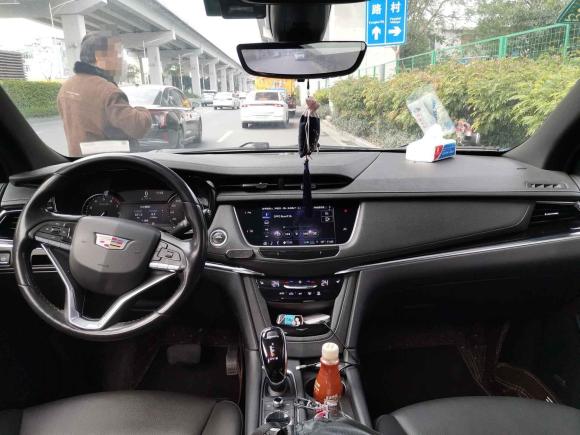 [广州·粤A] 二手凯迪拉克凯迪拉克XT62020款 28T 七座四驱风尚型